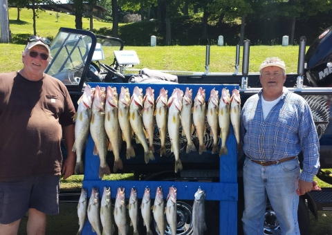 blue-dolphin-walleye-customer-2015-10