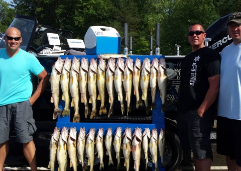 blue-dolphin-walleye-customer-2015-13