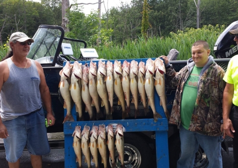 blue-dolphin-walleye-customer-2015-20