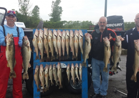 blue-dolphin-walleye-customer-2015-32