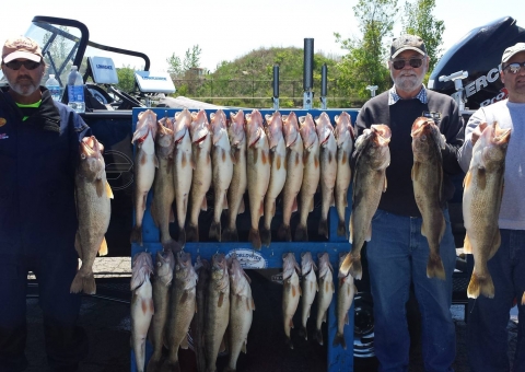 blue-dolphin-walleye-customer-2015-42