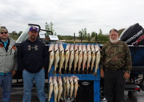 blue-dolphin-walleye-customer-2015-44