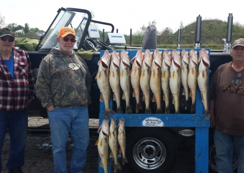 blue-dolphin-walleye-customer-2015-49