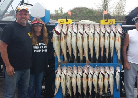blue-dolphin-walleye-customer-2015-51