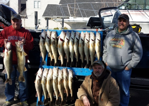 blue-dolphin-walleye-customer-2015-60