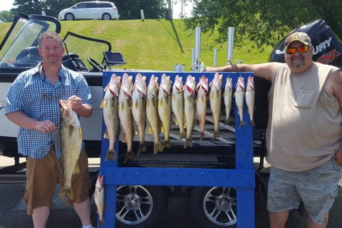 blue-dolphin-walleye-charter-customer-3