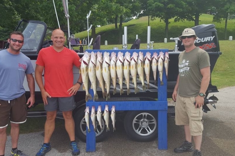 blue-dolphin-walleye-charter-customer-5