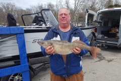 blue-dolphin-walleye-charter-customer-50