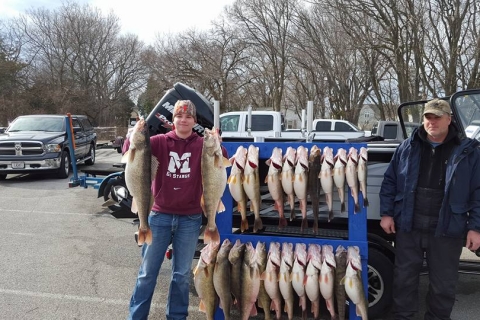 blue-dolphin-walleye-charter-customer-61