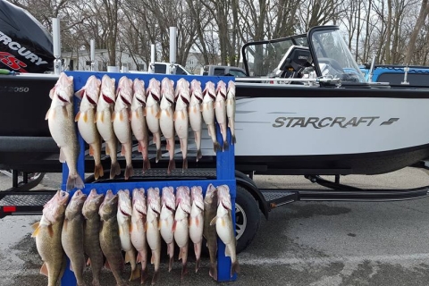 blue-dolphin-walleye-charter-customer-63